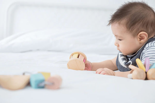 فعالیت‌های مناسب کودک دو ماهه