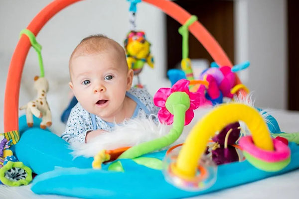 فعالیت‌های مناسب کودک چهار ماهه